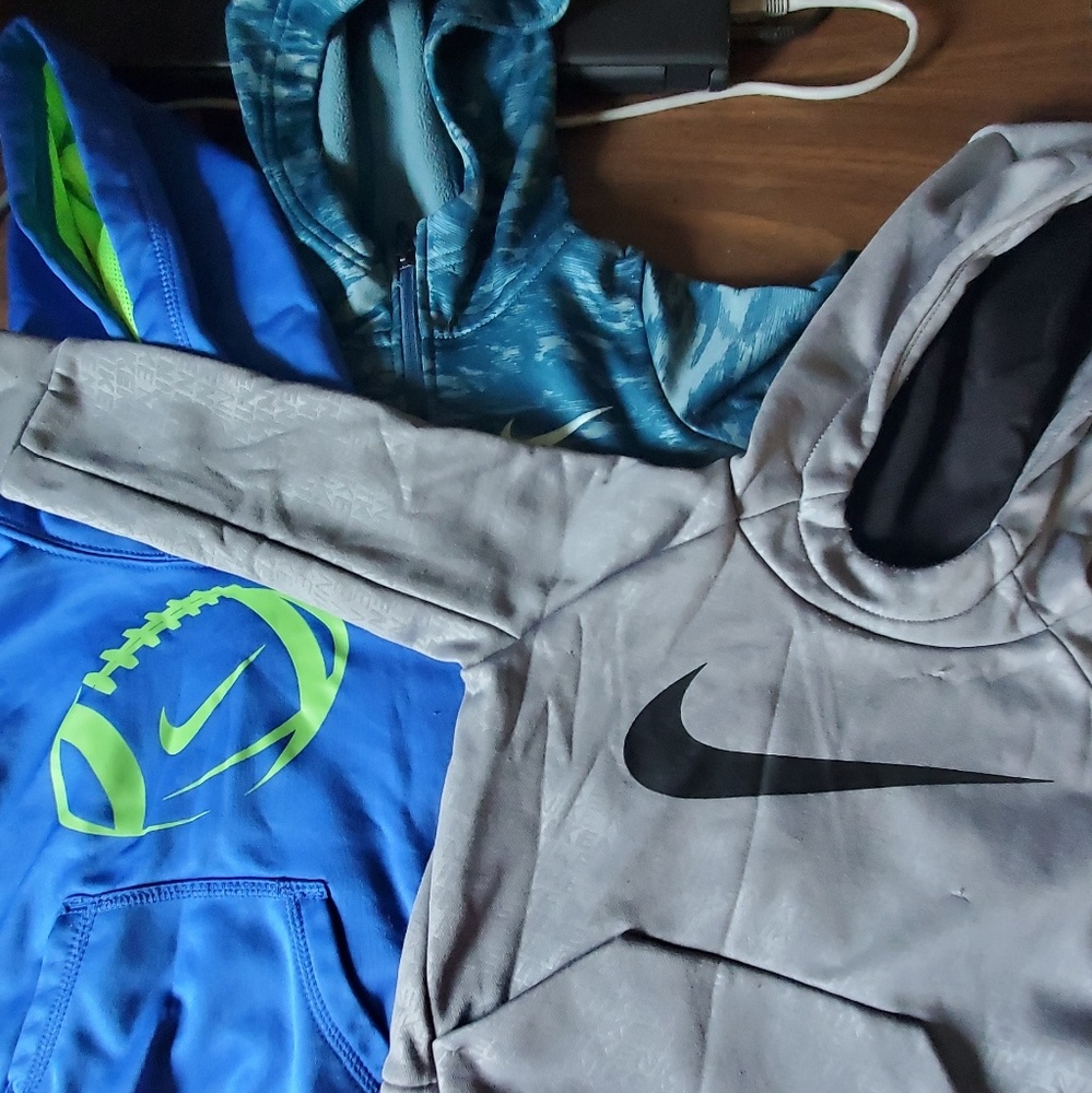 3 Nike hoodies size 2T
